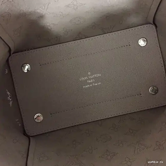 WIS HINA VUITTON LOUIS PM 0620